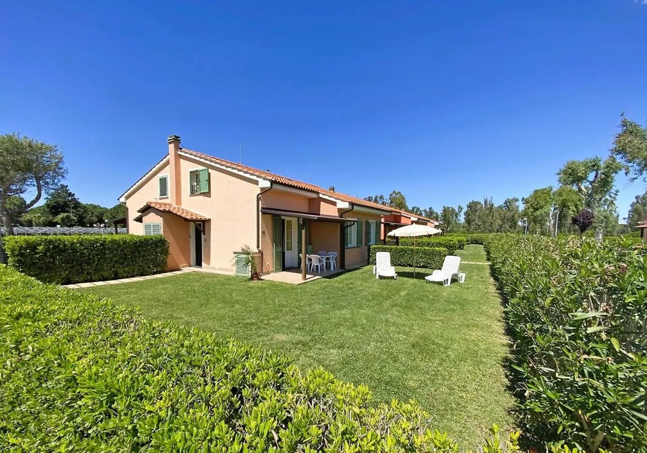 Residence With Swimming Pool In Mazzanta Just 600 Meters From The Beach