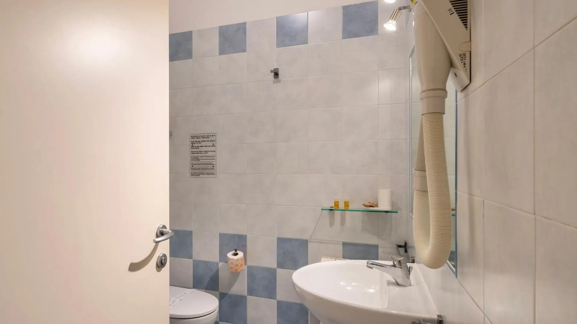 Residence With Swimming Pool In Mazzanta Just 600 Meters From The Beach 0*,  Italy