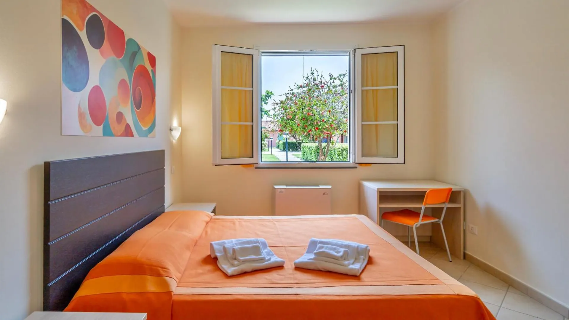 Aparthotel Residence With Swimming Pool In Mazzanta Just 600 Meters From The Beach