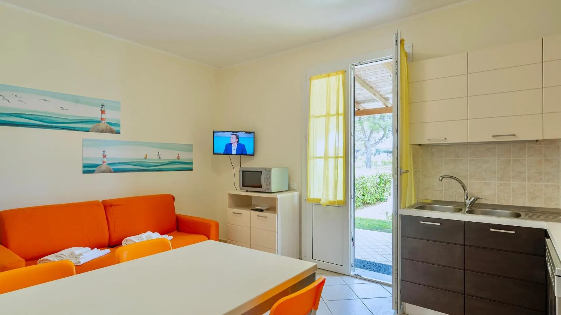 Residence With Swimming Pool In Mazzanta Just 600 Meters From The Beach 0*,