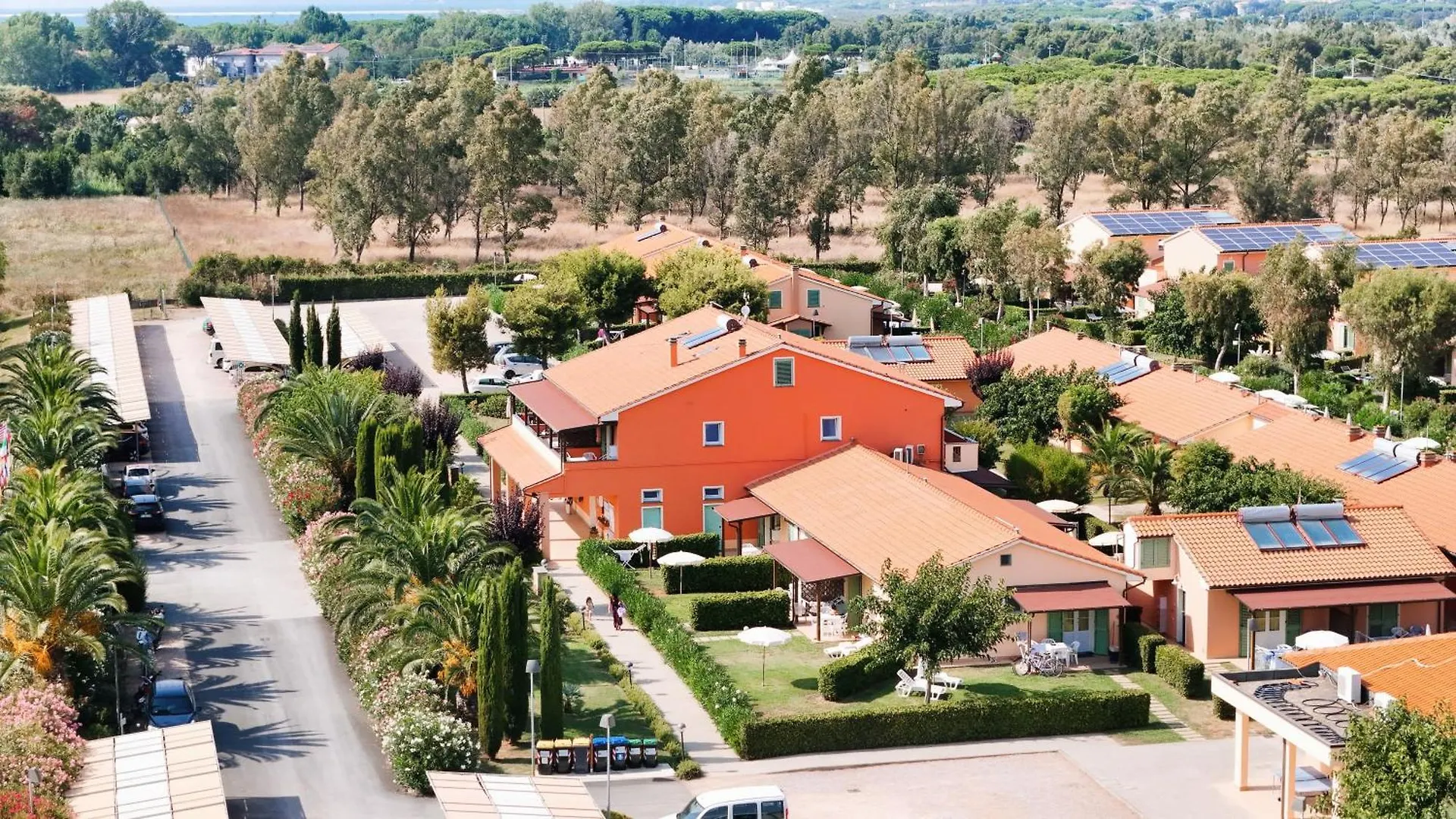Aparthotel Residence With Swimming Pool In Mazzanta Just 600 Meters From The Beach